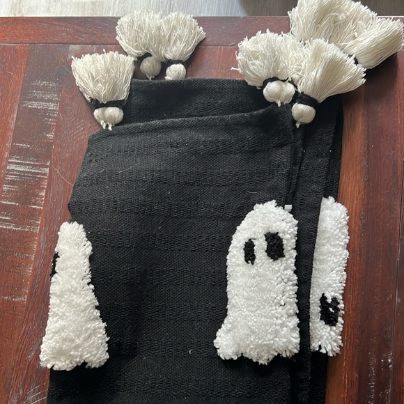 - Rachel Zoe ghost blanket - Picture 6 of 6